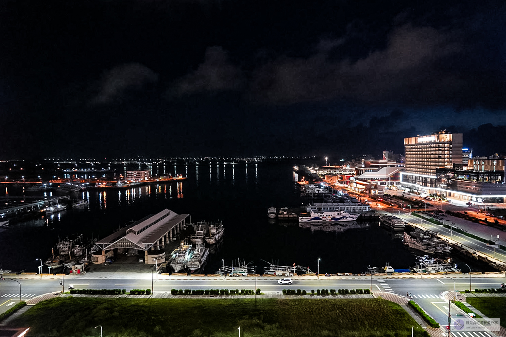 澎湖福朋喜來登酒店-唯一五星級海景飯店！海景第一排港景房，無邊際泳池＋超強海鮮早餐 @靜兒貪吃遊玩愛分享