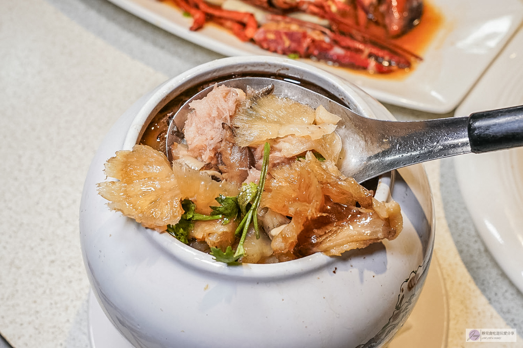 宸軒園海鮮中興店-港式粵味一次到位！龍蝦、虎斑、佛跳牆11道豪華合菜，家庭聚餐年菜首選/鄰近新店區公所站 @靜兒貪吃遊玩愛分享