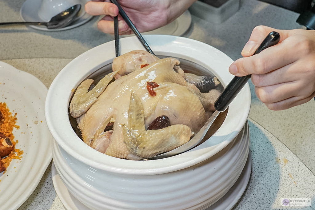 宸軒園海鮮中興店-港式粵味一次到位！龍蝦、虎斑、佛跳牆11道豪華合菜，家庭聚餐年菜首選/鄰近新店區公所站 @靜兒貪吃遊玩愛分享