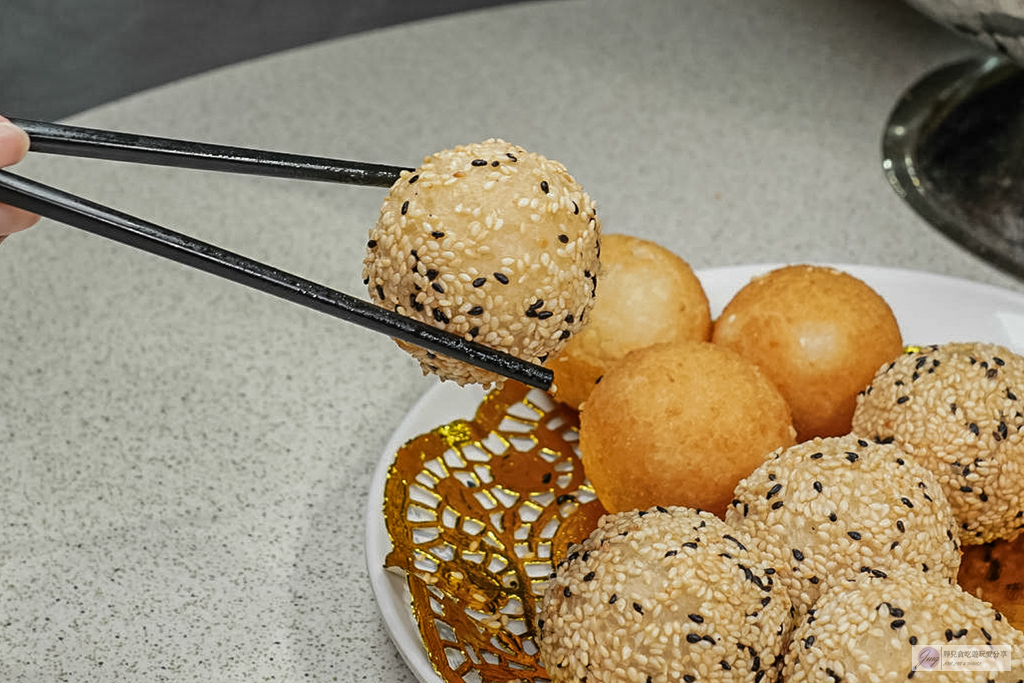 宸軒園海鮮中興店-港式粵味一次到位！龍蝦、虎斑、佛跳牆11道豪華合菜，家庭聚餐年菜首選/鄰近新店區公所站 @靜兒貪吃遊玩愛分享