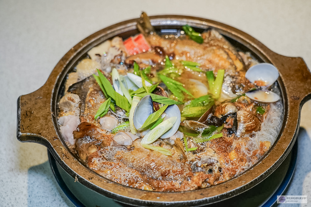 宸軒園海鮮中興店-港式粵味一次到位！龍蝦、虎斑、佛跳牆11道豪華合菜，家庭聚餐年菜首選/鄰近新店區公所站 @靜兒貪吃遊玩愛分享