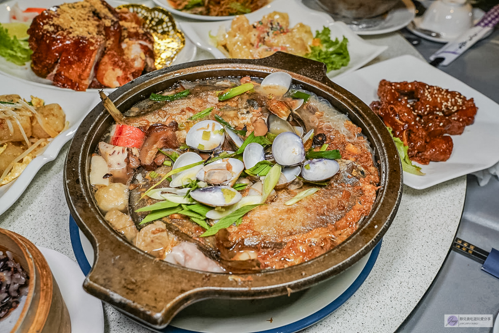 宸軒園海鮮中興店-港式粵味一次到位！龍蝦、虎斑、佛跳牆11道豪華合菜，家庭聚餐年菜首選/鄰近新店區公所站 @靜兒貪吃遊玩愛分享
