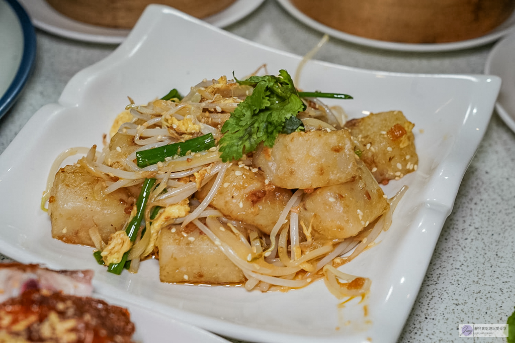 宸軒園海鮮中興店-港式粵味一次到位！龍蝦、虎斑、佛跳牆11道豪華合菜，家庭聚餐年菜首選/鄰近新店區公所站 @靜兒貪吃遊玩愛分享