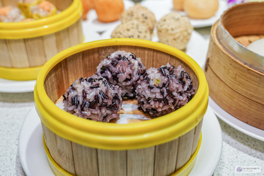宸軒園海鮮中興店-港式粵味一次到位！龍蝦、虎斑、佛跳牆11道豪華合菜，家庭聚餐年菜首選/鄰近新店區公所站 @靜兒貪吃遊玩愛分享