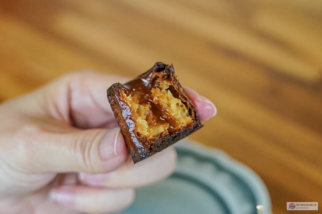 Chou Chou 迷你可麗露專賣店-在地私藏歐式老宅!茶控必訪的茶香可麗露、千層蛋糕 @靜兒貪吃遊玩愛分享 Chou Chou 迷你可麗露專賣店-在地私藏歐式老宅!茶控必訪的茶香可麗露、千層蛋糕 @靜兒貪吃遊玩愛分享