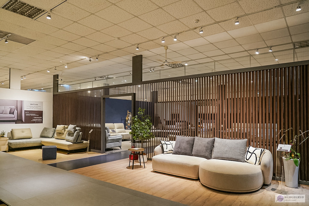 所丘家居 桃園龜山沙發工廠體驗館-小資平價到高質感客製化，享10年結構保固 @靜兒貪吃遊玩愛分享