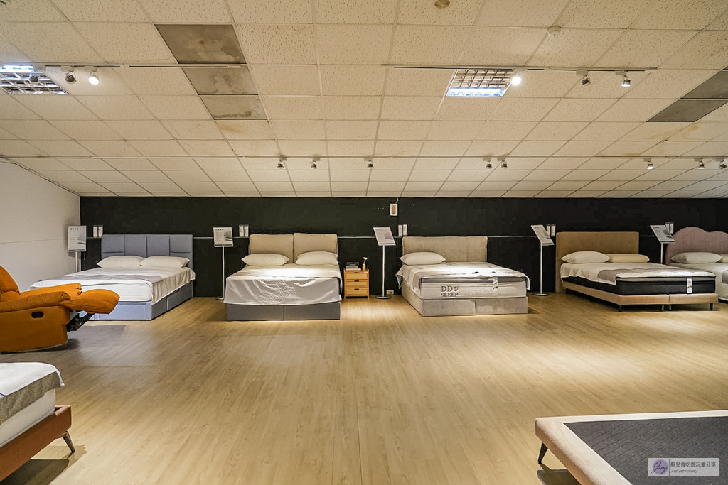 所丘家居 桃園龜山沙發工廠體驗館-小資平價到高質感客製化，享10年結構保固 @靜兒貪吃遊玩愛分享