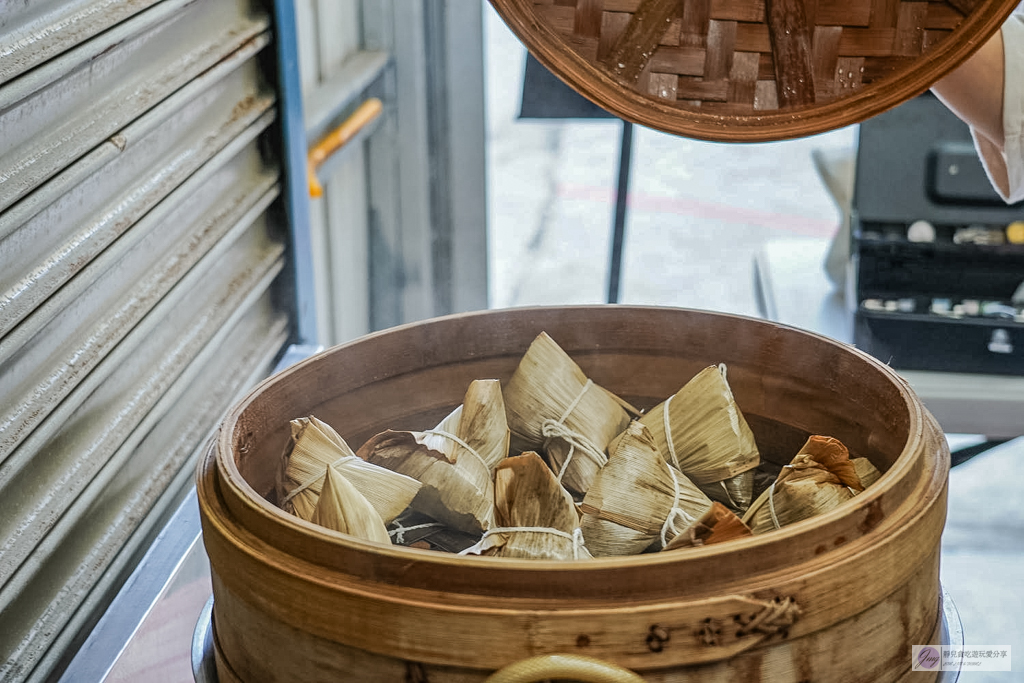 圓光排肉餐盒-在地超推肉排老味道！飄香60年的經典古早味客運便當/舊國光客運旁 @靜兒貪吃遊玩愛分享