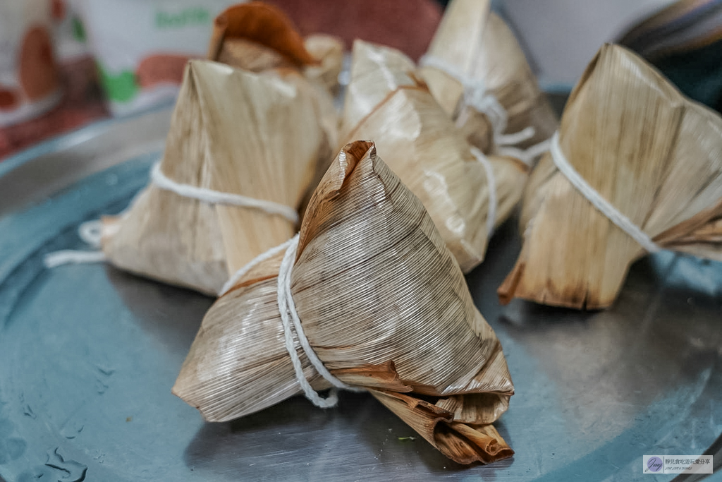 圓光排肉餐盒-在地超推肉排老味道！飄香60年的經典古早味客運便當/舊國光客運旁 @靜兒貪吃遊玩愛分享