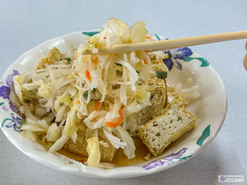 玉里橋頭臭豆腐-臭豆腐界的天花板！在地飄香多年的老字號，吃完臭到只能回家洗澡的神級臭豆腐/玉里公園對面 @靜兒貪吃遊玩愛分享