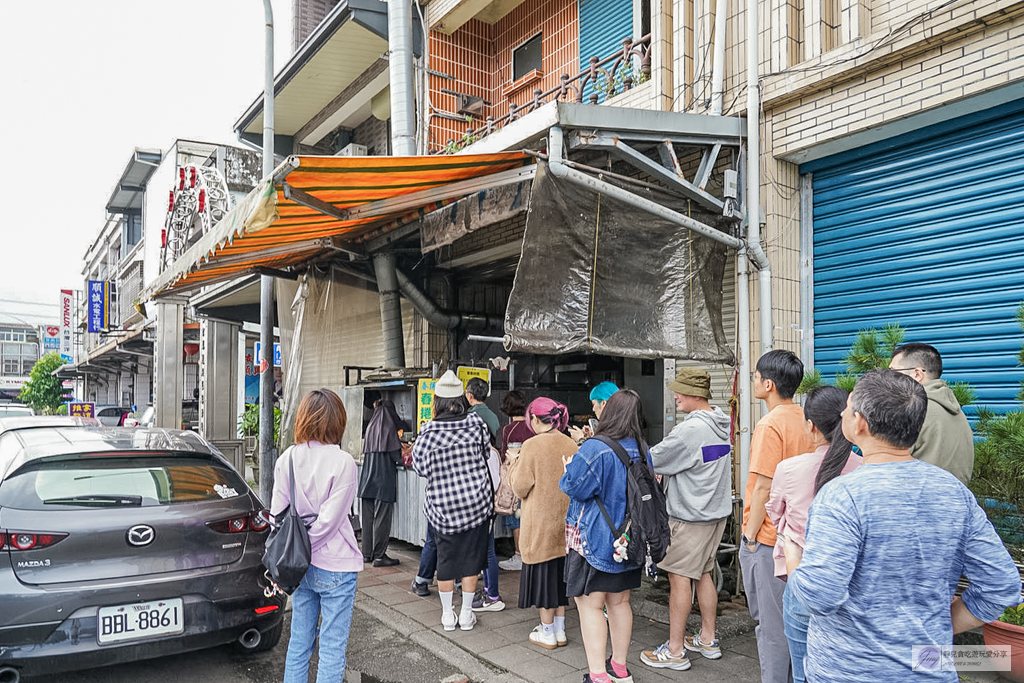 龍潭春捲伯-在地人氣排隊小吃!滿滿韭菜春捲、厚實蝦餅,兩樣只要65元銅板價/鄰近龍潭湖 @靜兒貪吃遊玩愛分享 龍潭春捲伯-在地人氣排隊小吃!滿滿韭菜春捲、厚實蝦餅,兩樣只要65元銅板價/鄰近龍潭湖 @靜兒貪吃遊玩愛分享