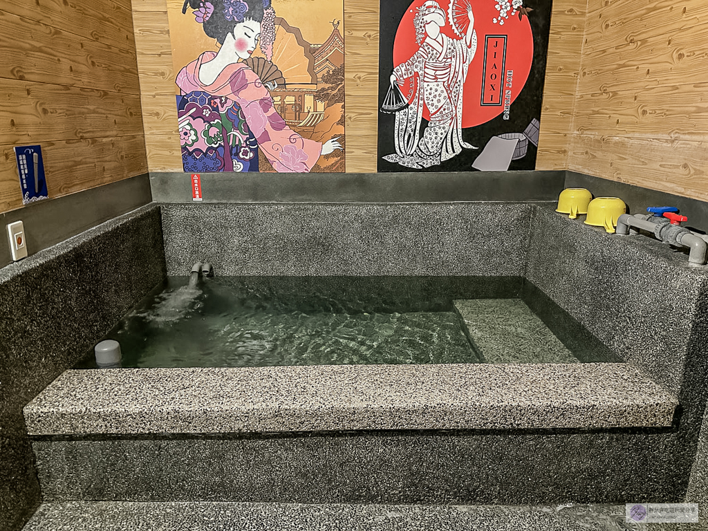 礁溪四季溫泉-超平價獨立雙人湯屋只要300元！大眾池120元不限時，高CP值泡湯首選 @靜兒貪吃遊玩愛分享