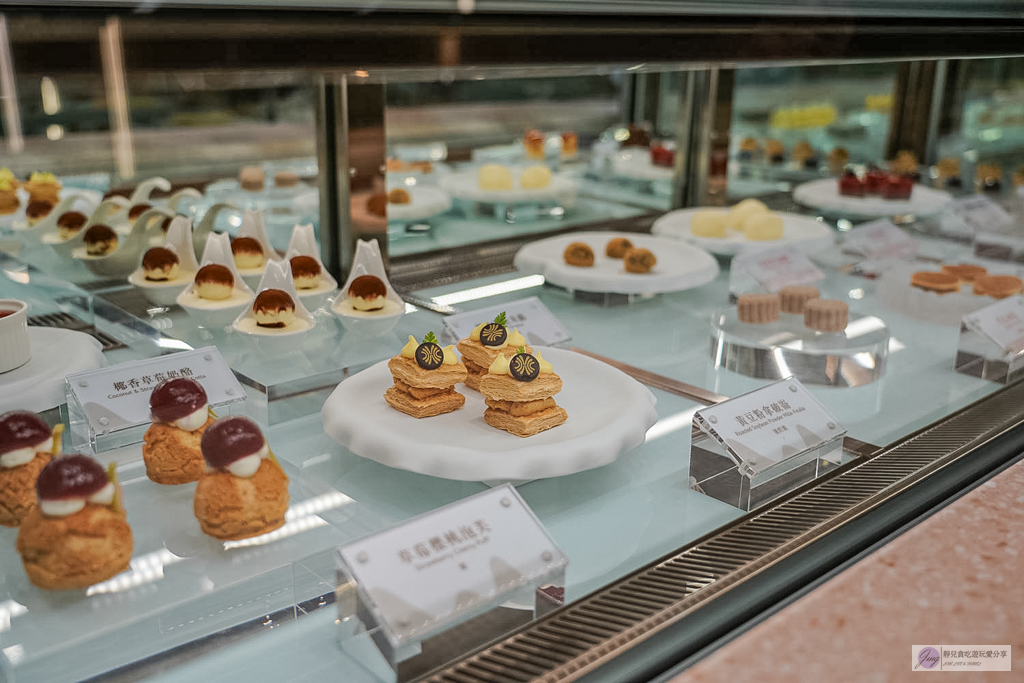 島語台茂店-全台最難訂餐酒Buffet！9大主題一島一酒，雪蟹腳、生蠔、牛排配名酒無限供應，價格/訂位攻略/必吃食材全紀錄/台茂購物中心 @靜兒貪吃遊玩愛分享