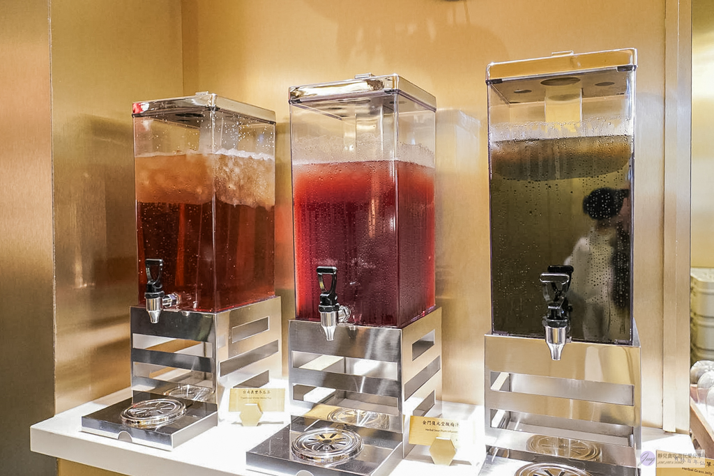 島語台茂店-全台最難訂餐酒Buffet！9大主題一島一酒，雪蟹腳、生蠔、牛排配名酒無限供應，價格/訂位攻略/必吃食材全紀錄/台茂購物中心 @靜兒貪吃遊玩愛分享
