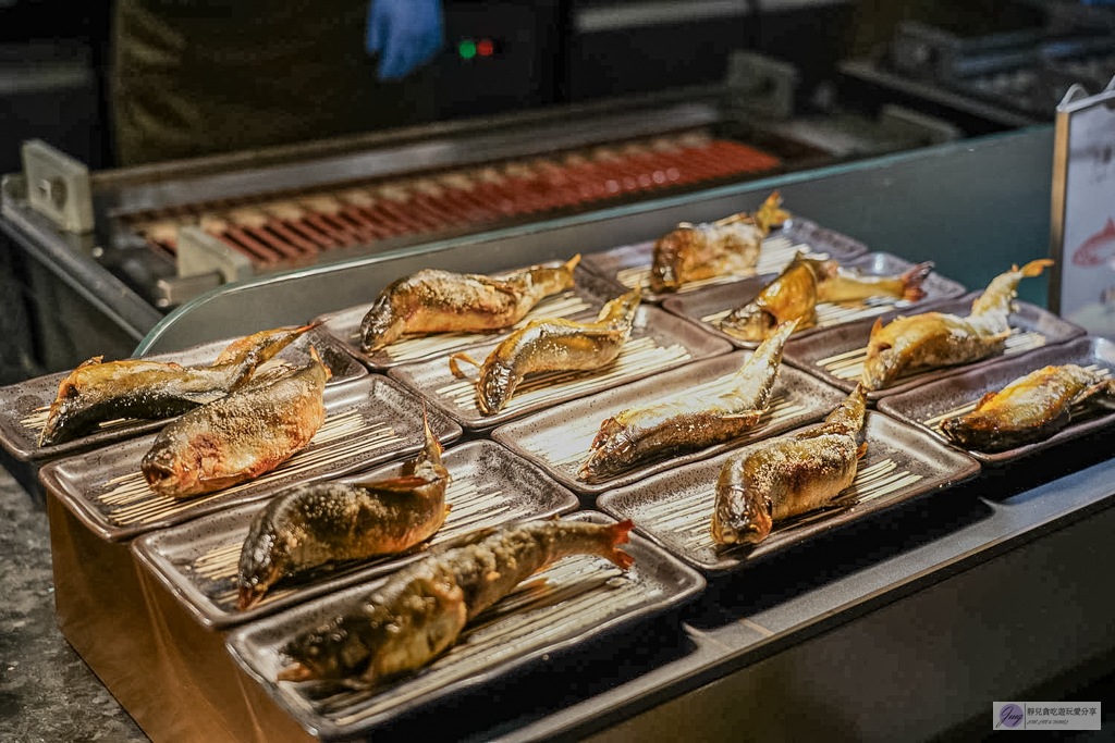 島語台茂店-全台最難訂餐酒Buffet！9大主題一島一酒，雪蟹腳、生蠔、牛排配名酒無限供應，價格/訂位攻略/必吃食材全紀錄/台茂購物中心 @靜兒貪吃遊玩愛分享