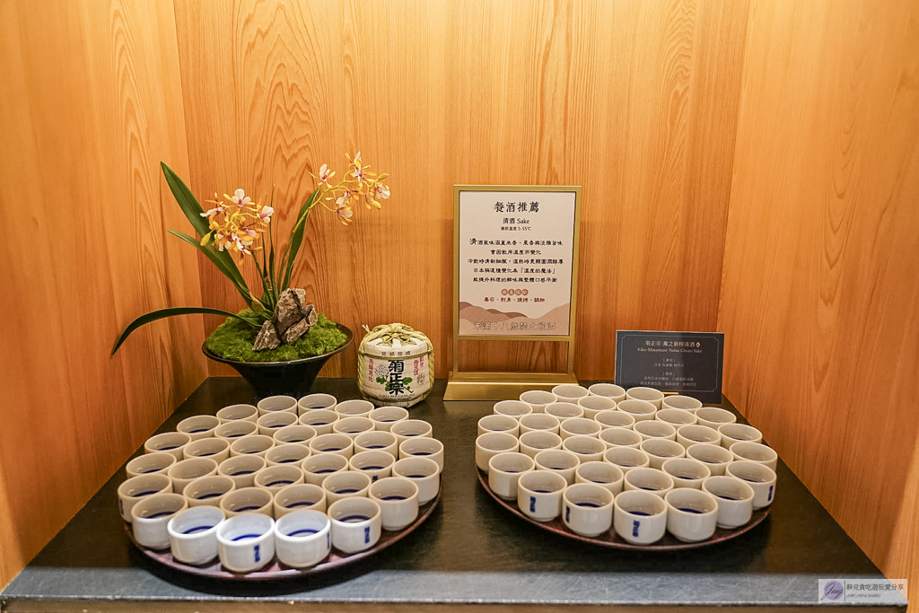 島語台茂店-全台最難訂餐酒Buffet！9大主題一島一酒，雪蟹腳、生蠔、牛排配名酒無限供應，價格/訂位攻略/必吃食材全紀錄/台茂購物中心 @靜兒貪吃遊玩愛分享