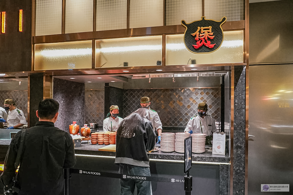 島語台茂店-全台最難訂餐酒Buffet！9大主題一島一酒，雪蟹腳、生蠔、牛排配名酒無限供應，價格/訂位攻略/必吃食材全紀錄/台茂購物中心 @靜兒貪吃遊玩愛分享