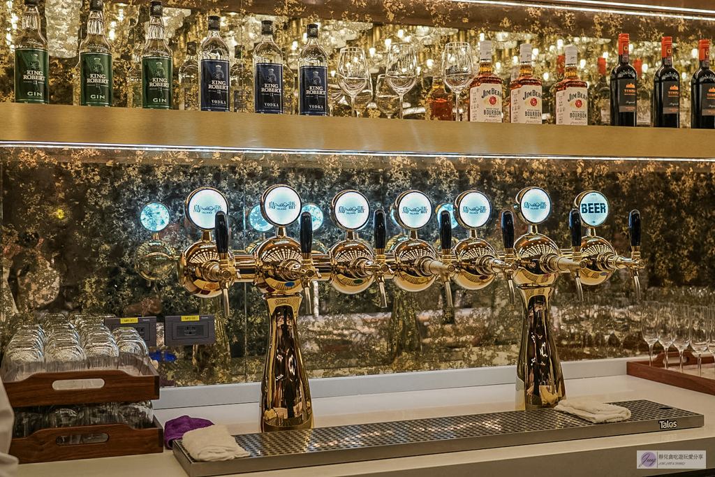 島語台茂店-全台最難訂餐酒Buffet！9大主題一島一酒，雪蟹腳、生蠔、牛排配名酒無限供應，價格/訂位攻略/必吃食材全紀錄/台茂購物中心 @靜兒貪吃遊玩愛分享