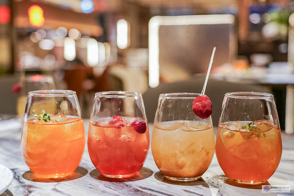 島語台茂店-全台最難訂餐酒Buffet！9大主題一島一酒，雪蟹腳、生蠔、牛排配名酒無限供應，價格/訂位攻略/必吃食材全紀錄/台茂購物中心 @靜兒貪吃遊玩愛分享