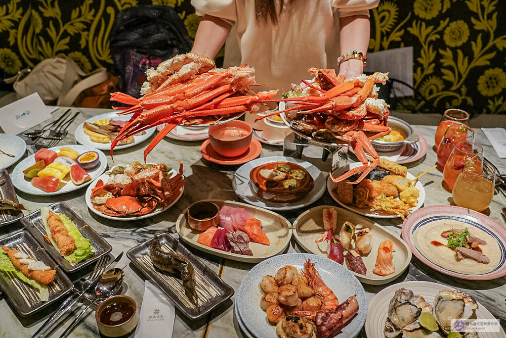 島語台茂店-全台最難訂餐酒Buffet！9大主題一島一酒，雪蟹腳、生蠔、牛排配名酒無限供應，價格/訂位攻略/必吃食材全紀錄/台茂購物中心 @靜兒貪吃遊玩愛分享