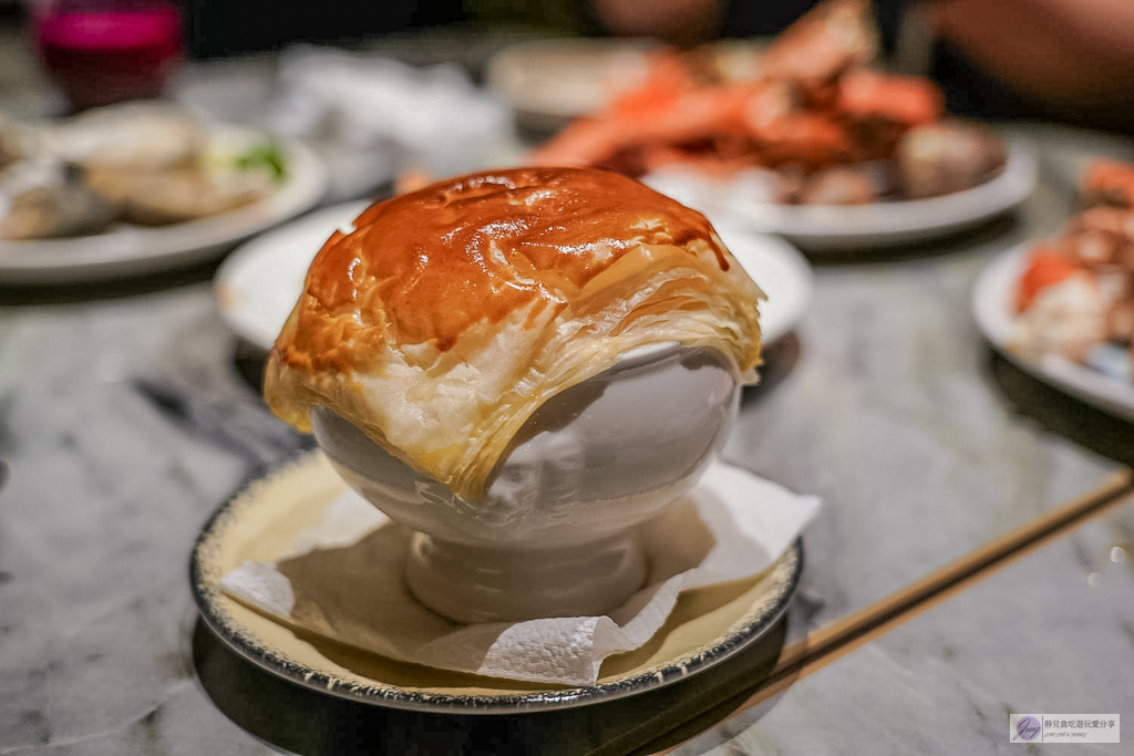 島語台茂店-全台最難訂餐酒Buffet！9大主題一島一酒，雪蟹腳、生蠔、牛排配名酒無限供應，價格/訂位攻略/必吃食材全紀錄/台茂購物中心 @靜兒貪吃遊玩愛分享