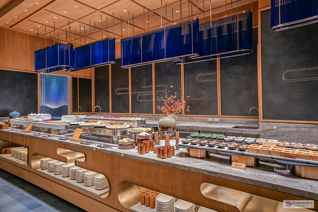 島語台茂店-全台最難訂餐酒Buffet！9大主題一島一酒，雪蟹腳、生蠔、牛排配名酒無限供應，價格/訂位攻略/必吃食材全紀錄/台茂購物中心 @靜兒貪吃遊玩愛分享