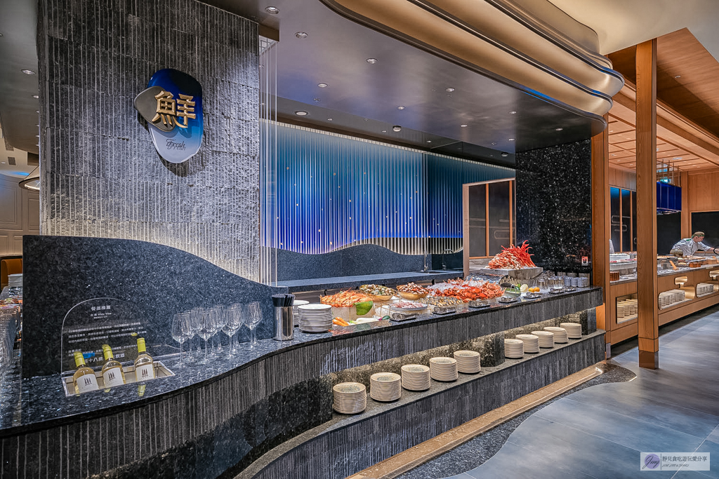 島語台茂店-全台最難訂餐酒Buffet！9大主題一島一酒，雪蟹腳、生蠔、牛排配名酒無限供應，價格/訂位攻略/必吃食材全紀錄/台茂購物中心 @靜兒貪吃遊玩愛分享