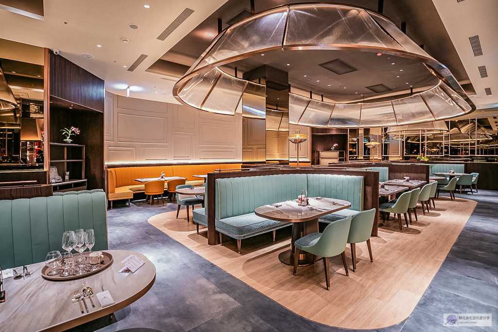 島語台茂店-全台最難訂餐酒Buffet！9大主題一島一酒，雪蟹腳、生蠔、牛排配名酒無限供應，價格/訂位攻略/必吃食材全紀錄/台茂購物中心 @靜兒貪吃遊玩愛分享