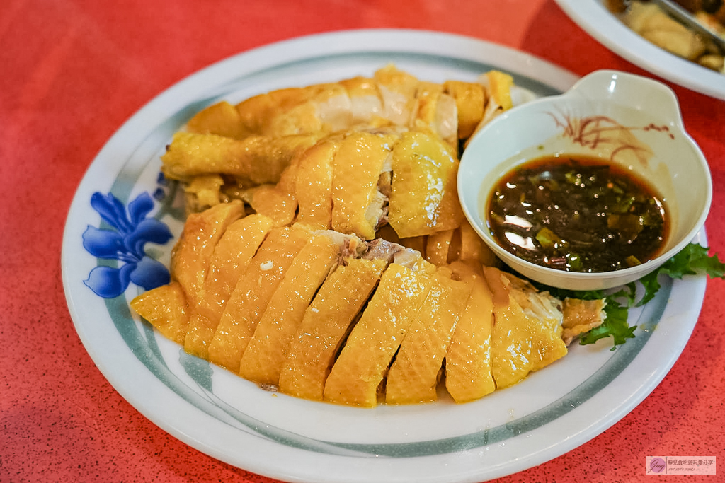 永昇客家小館-七道菜不到3000元！在地人激推平價客家餐廳，必吃招牌土雞配桔醬 @靜兒貪吃遊玩愛分享