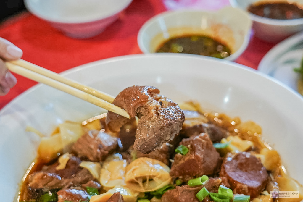 永昇客家小館-七道菜不到3000元！在地人激推平價客家餐廳，必吃招牌土雞配桔醬 @靜兒貪吃遊玩愛分享