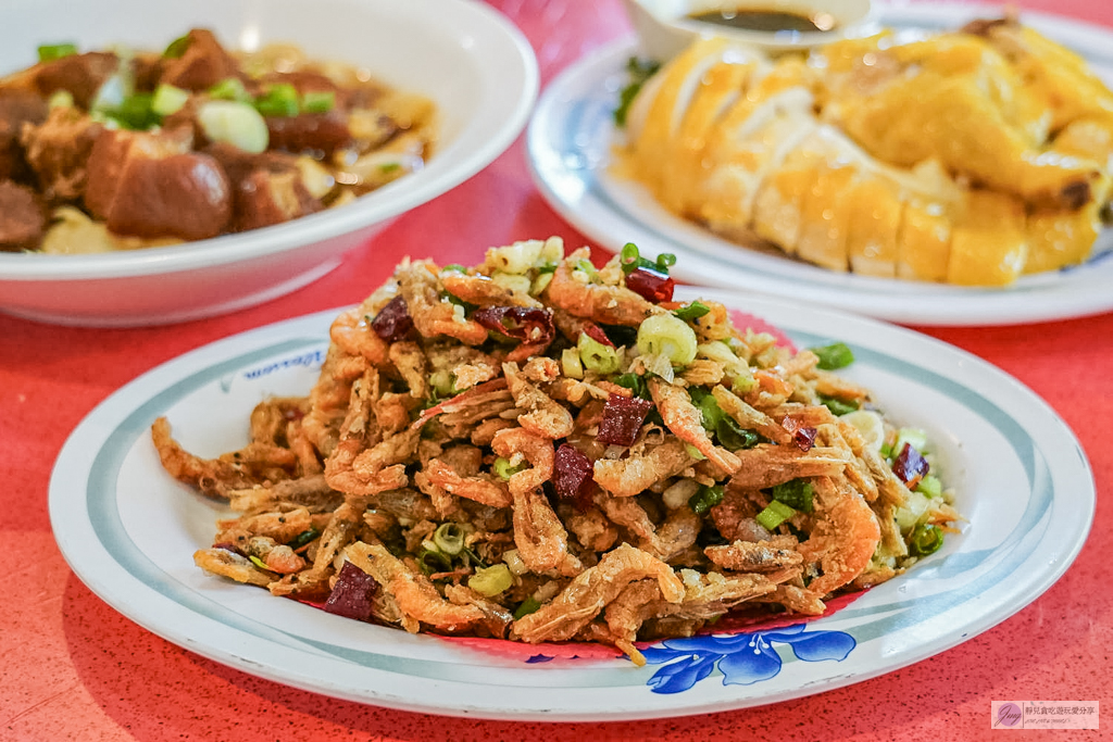永昇客家小館-七道菜不到3000元！在地人激推平價客家餐廳，必吃招牌土雞配桔醬 @靜兒貪吃遊玩愛分享