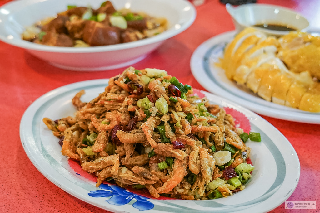 永昇客家小館-七道菜不到3000元！在地人激推平價客家餐廳，必吃招牌土雞配桔醬 @靜兒貪吃遊玩愛分享