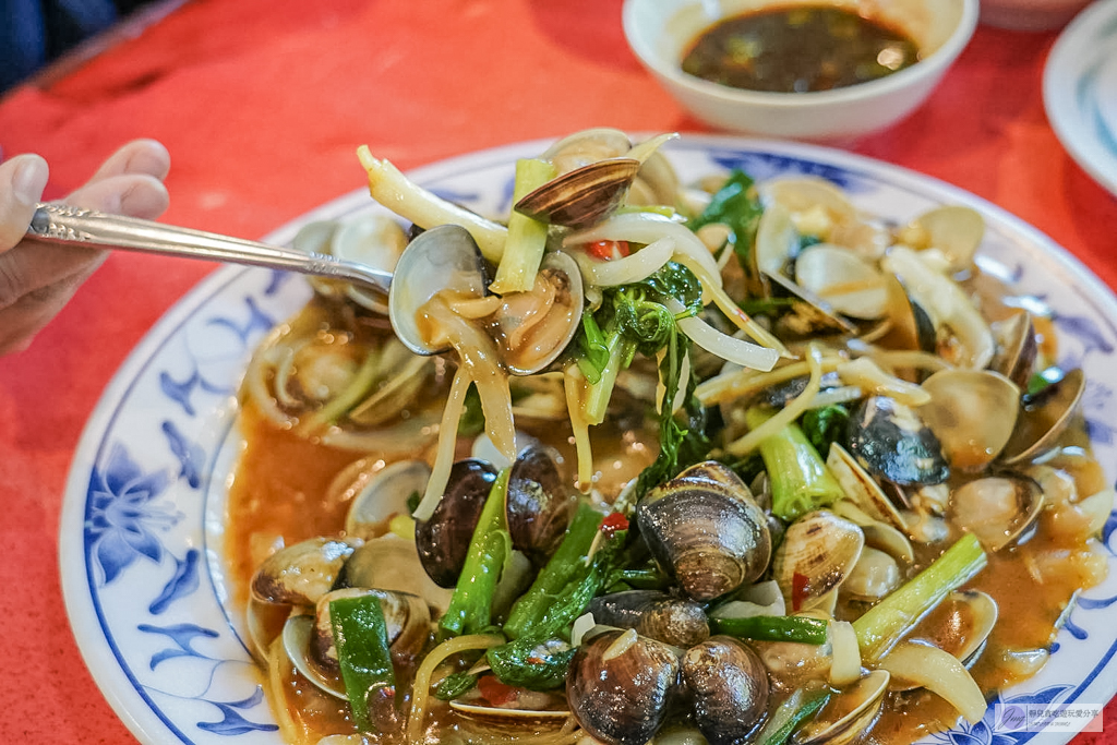永昇客家小館-七道菜不到3000元！在地人激推平價客家餐廳，必吃招牌土雞配桔醬 @靜兒貪吃遊玩愛分享