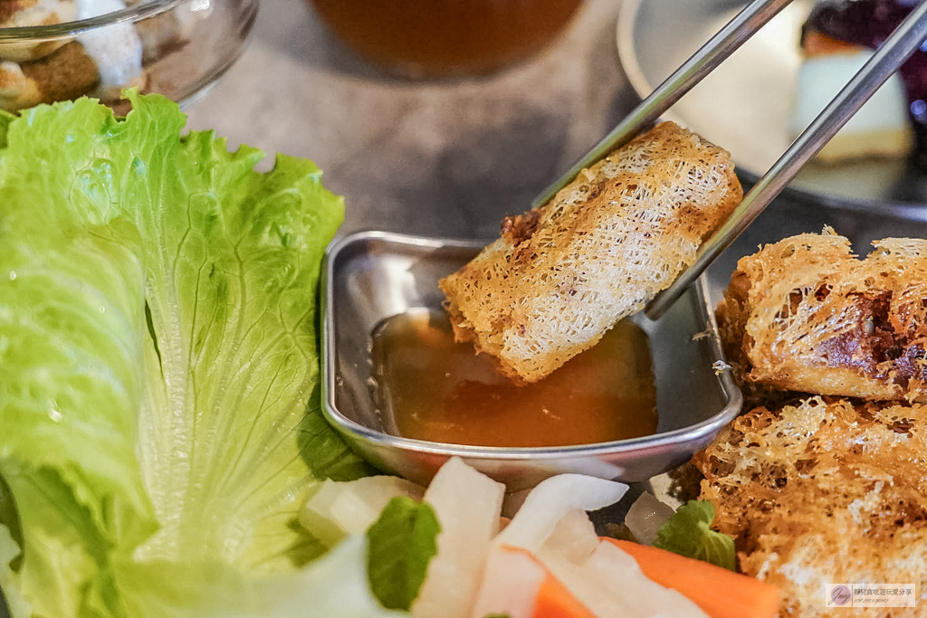 LumaCafe 宜蘭店-法越融合獨家新越式料理，來自台東Sinasera 24的子品牌，你吃過了嗎？推薦越式炸春捲、提拉米蘇 @靜兒貪吃遊玩愛分享