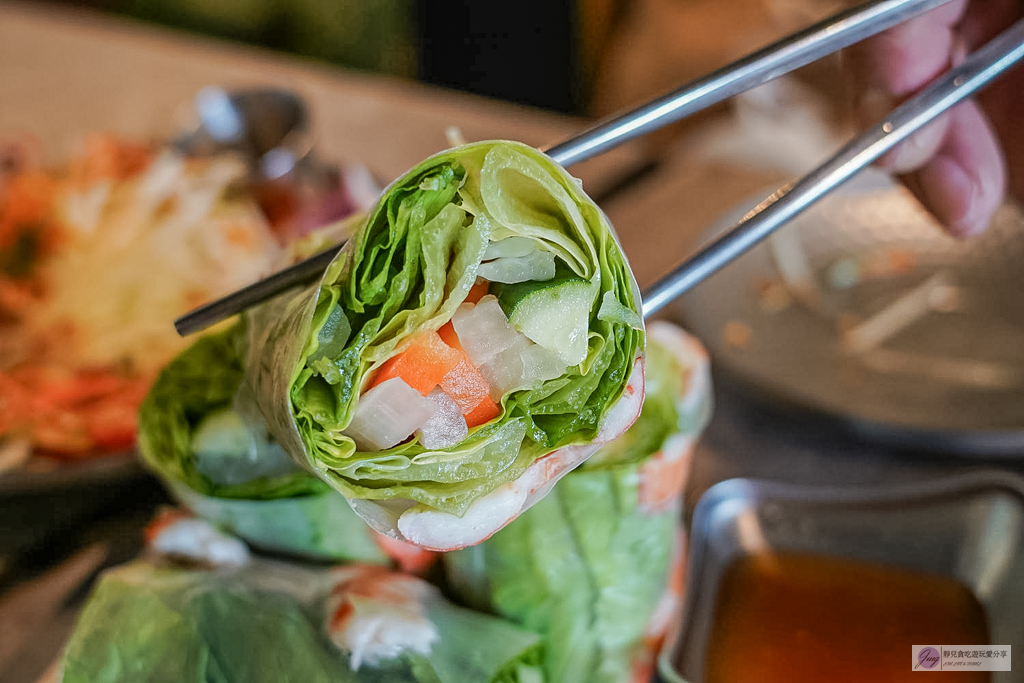 LumaCafe 宜蘭店-法越融合獨家新越式料理，來自台東Sinasera 24的子品牌，你吃過了嗎？推薦越式炸春捲、提拉米蘇 @靜兒貪吃遊玩愛分享