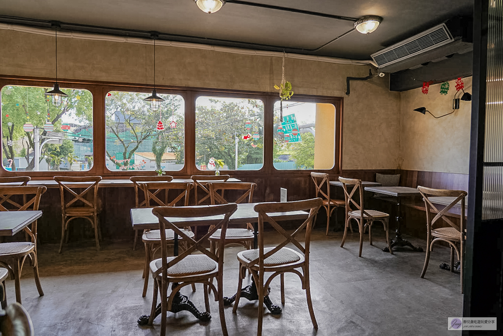LumaCafe 宜蘭店-法越融合獨家新越式料理，來自台東Sinasera 24的子品牌，你吃過了嗎？推薦越式炸春捲、提拉米蘇 @靜兒貪吃遊玩愛分享