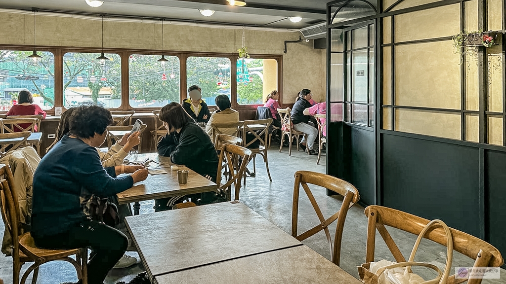 LumaCafe 宜蘭店-法越融合獨家新越式料理，來自台東Sinasera 24的子品牌，你吃過了嗎？推薦越式炸春捲、提拉米蘇 @靜兒貪吃遊玩愛分享