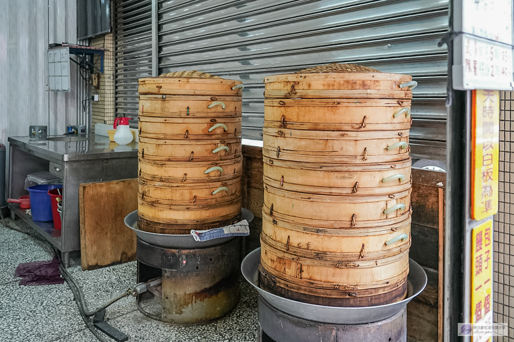 礁溪包子饅頭專賣店-一出爐就秒殺！每人限量5顆的爆汁蔥肉包，沒搶到只能等下一輪 @靜兒貪吃遊玩愛分享