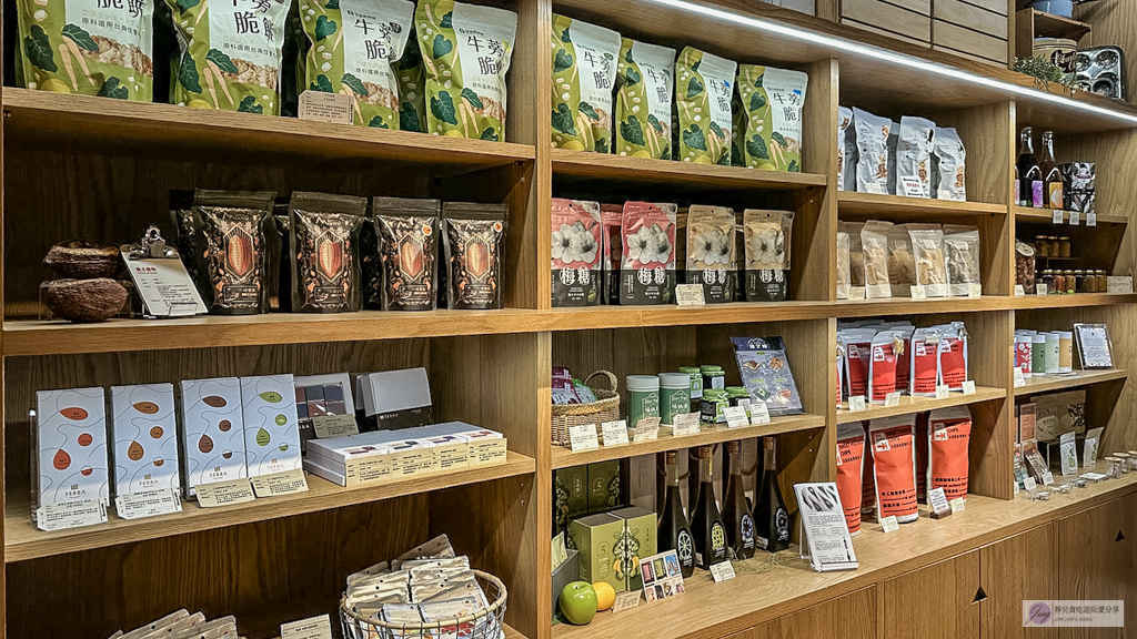 箱庭山本屋-宛如置身京都！日式庭園老宅茶屋，穿著和服的草莓大福可愛爆棚/鄰近台灣師範大學 @靜兒貪吃遊玩愛分享