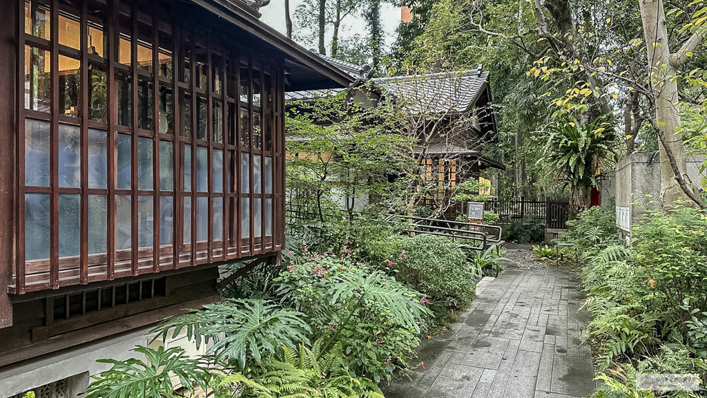 箱庭山本屋-宛如置身京都！日式庭園老宅茶屋，穿著和服的草莓大福可愛爆棚/鄰近台灣師範大學 @靜兒貪吃遊玩愛分享