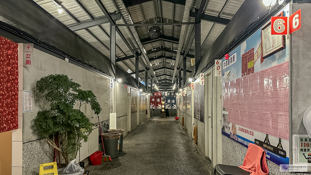 春水笈溫泉湯屋-在地人氣泡湯推薦！24小時不打烊，超大雙人湯屋380元，大眾池只要120元 @靜兒貪吃遊玩愛分享