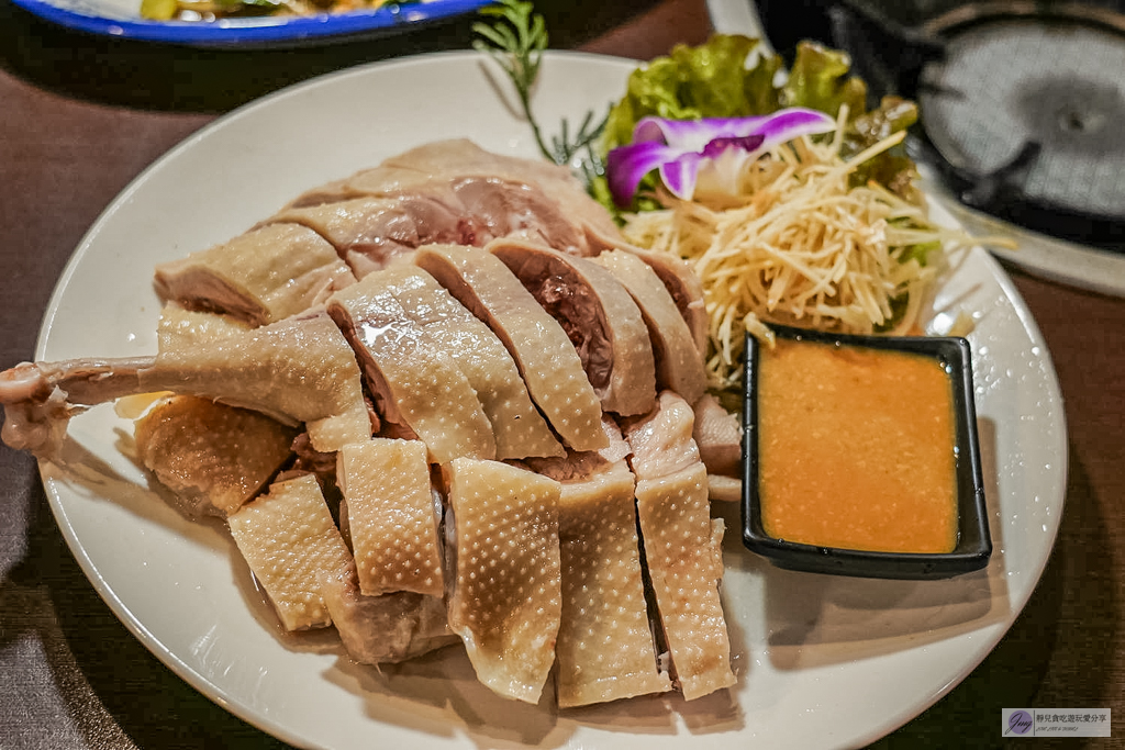 大鼎庭園餐廳-復古平價客家菜，八菜一湯不到3000元，招牌限量鵝肉需預約/鄰近崙坪文化地景園區 @靜兒貪吃遊玩愛分享