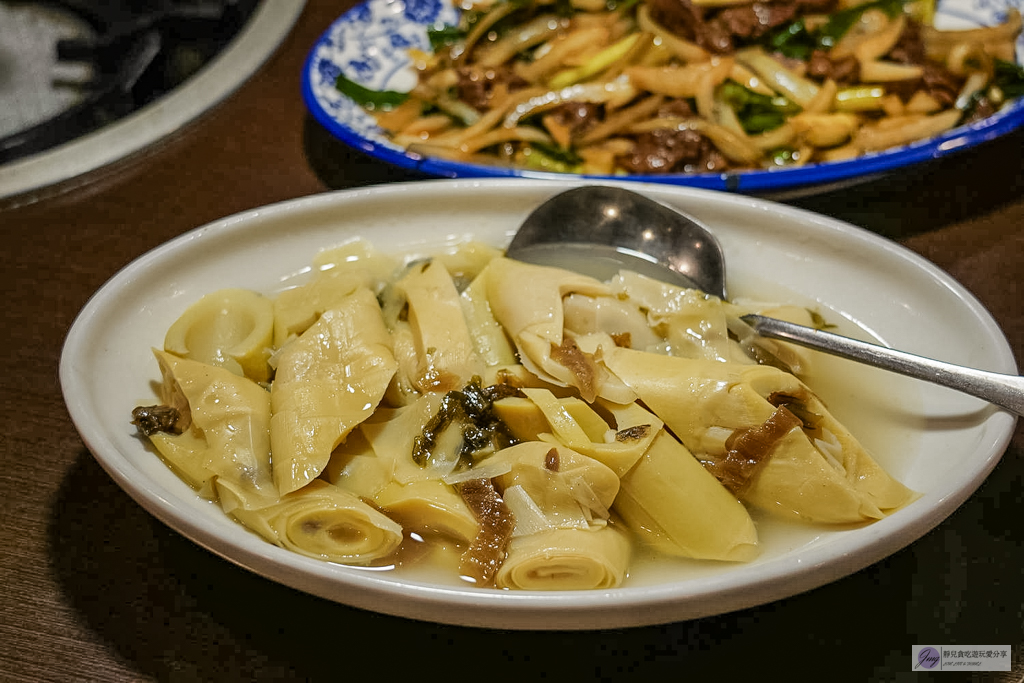 大鼎庭園餐廳-復古平價客家菜，八菜一湯不到3000元，招牌限量鵝肉需預約/鄰近崙坪文化地景園區 @靜兒貪吃遊玩愛分享