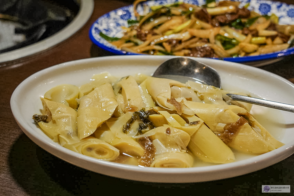大鼎庭園餐廳-復古平價客家菜，八菜一湯不到3000元，招牌限量鵝肉需預約/鄰近崙坪文化地景園區 @靜兒貪吃遊玩愛分享