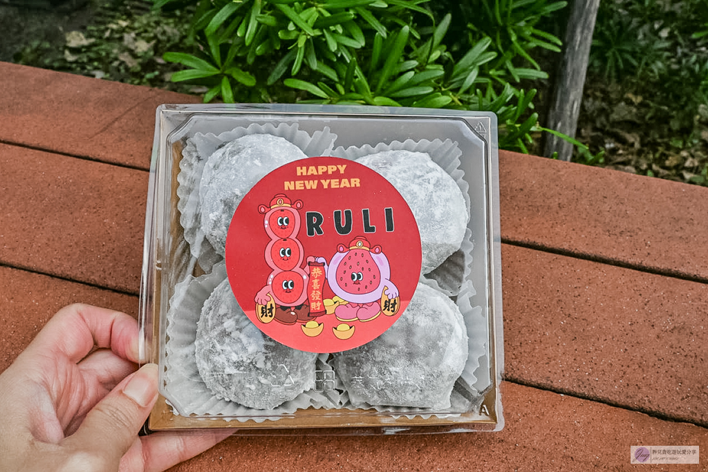 路力草莓大福-迪化街最狂排隊草莓大福,平均1顆50元,不想排隊?先衝草莓糖葫蘆/鄰近永樂市場 @靜兒貪吃遊玩愛分享 路力草莓大福-迪化街最狂排隊草莓大福,平均1顆50元,不想排隊?先衝草莓糖葫蘆/鄰近永樂市場 @靜兒貪吃遊玩愛分享