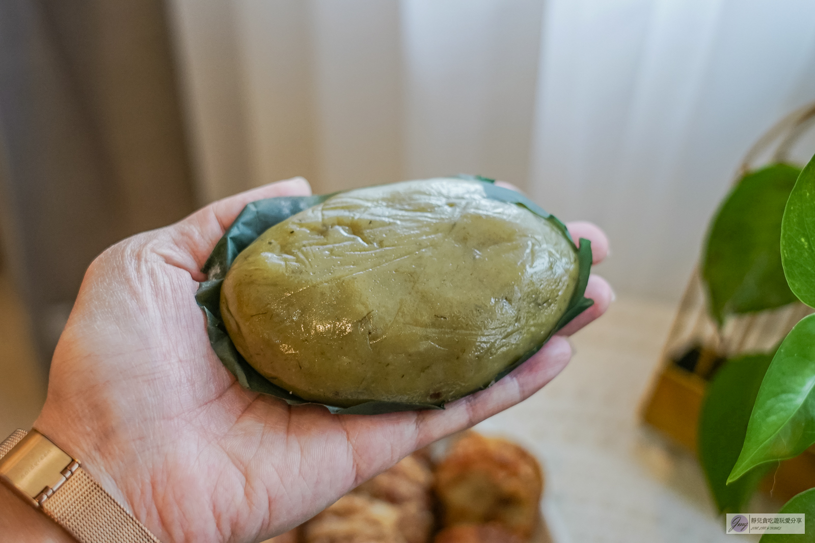 阿富網絲肉捲-市場老字號超粗肉捲，一人限購兩捲，沒早起排隊真的買不到/嘉義東市場內 @靜兒貪吃遊玩愛分享