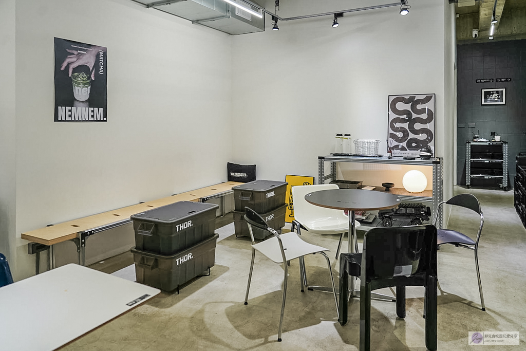 NEMNEM coffee-藏身民宅內!黑白極簡露營風格咖啡廳,必吃酥香越式法國麵包 @靜兒貪吃遊玩愛分享 NEMNEM coffee-藏身民宅內!黑白極簡露營風格咖啡廳,必吃酥香越式法國麵包 @靜兒貪吃遊玩愛分享