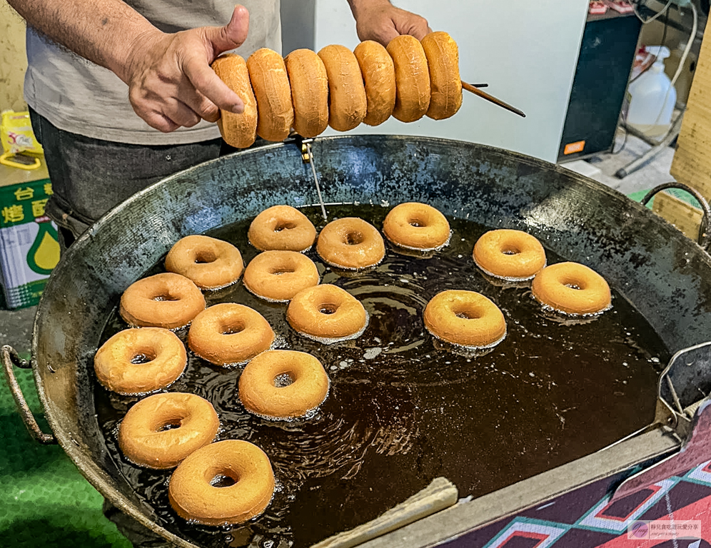 米嚕達嚕甜甜圈-一週只營業四天!外酥內Q如麻糬,一個40元,橋頭臭豆腐旁必吃銅板美食 @靜兒貪吃遊玩愛分享 米嚕達嚕甜甜圈-一週只營業四天!外酥內Q如麻糬,一個40元,橋頭臭豆腐旁必吃銅板美食 @靜兒貪吃遊玩愛分享