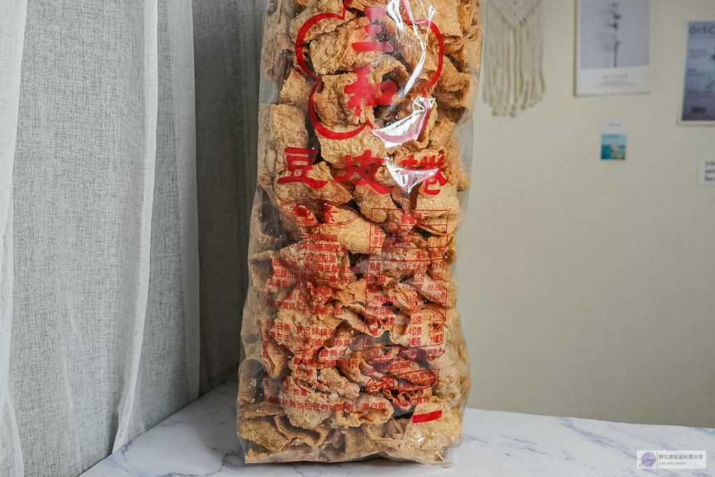 義和製豆皮工廠-藏在鄉間70年老字號！傳統手工豆皮工廠，炸豆皮捲豆香濃郁 @靜兒貪吃遊玩愛分享