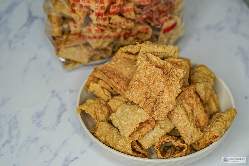 義和製豆皮工廠-藏在鄉間70年老字號！傳統手工豆皮工廠，炸豆皮捲豆香濃郁 @靜兒貪吃遊玩愛分享